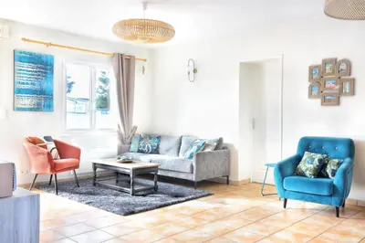 Coin salon dans l'établissement Le Poulpe Bleu - Maison 6p avec jardin
