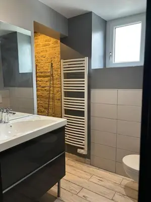 Salle de bains dans l'établissement Maison de campagne 6 personnes