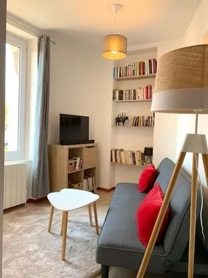 Bibliothèque dans l'appartement