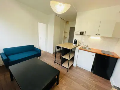 Cuisine ou kitchenette dans l'établissement Wolk, Joli appt une chambre