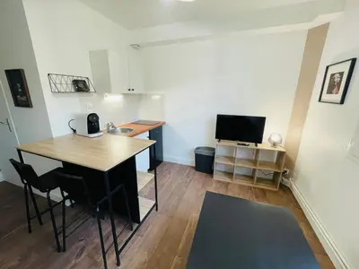 Cuisine ou kitchenette dans l'établissement Wolk, Joli appt une chambre