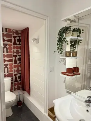 Salle de bains dans l'établissement Appartement terrasse au cœur de la ville