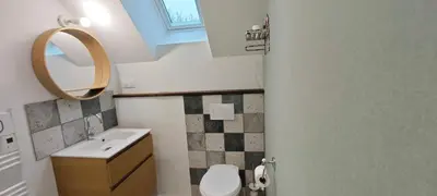 Salle de bains dans l'établissement Le Jardin des 2 Cèdres
