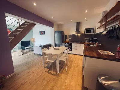 Cuisine ou kitchenette dans l'établissement Borne arcade, Billard, Fléchettes & Sauna 6pers