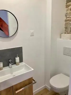 Salle de bains dans l'établissement Gîte rénové à Ravenoville
