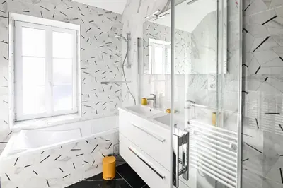Salle de bains dans l'établissement La Maison des Ours - proche plage de Courseulles