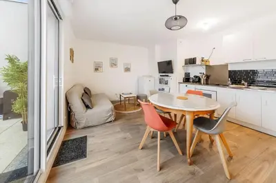 Cuisine ou kitchenette dans l'établissement Le Levant - Appartement neuf - 1 chambre - Terrasse