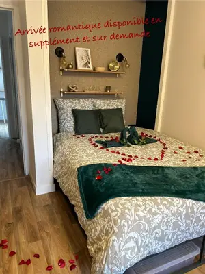 Un ou plusieurs lits dans un hébergement de l'établissement La Suite Émeraude - Cosy, chic et bord de mer