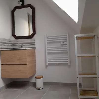 Salle de bains dans l'établissement La Grange aux Abeilles 3