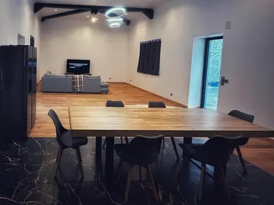 Espace de conférence ou salle de réunion dans l'établissement Grande maison moderne 5 chambres
