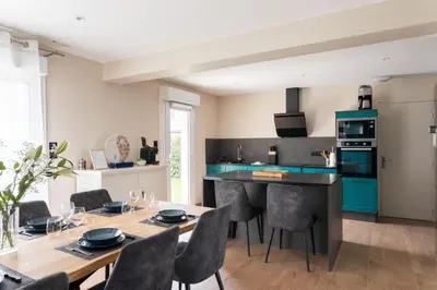 Cuisine ou kitchenette dans l'établissement Chez Lisette - Maison climatisée dans Cancale