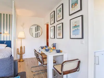 Coin salon dans l'établissement Studio à Cabourg avec balcon et vue mer, 4 personnes - FR-1-788-46
