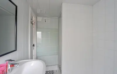 Salle de bains dans l'établissement 1 Bedroom Cozy Apartment In Carolles
