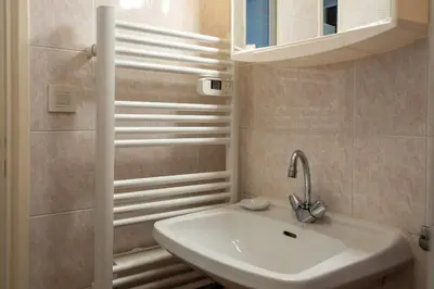 Salle de bains dans l'établissement Les Chants de la Houle