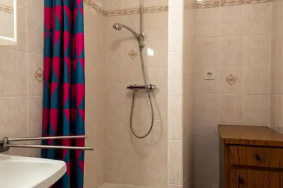 Salle de bains dans l'établissement Les Chants de la Houle
