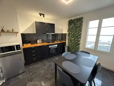 Cuisine ou kitchenette dans l'établissement Le Rossignol 1 er etage