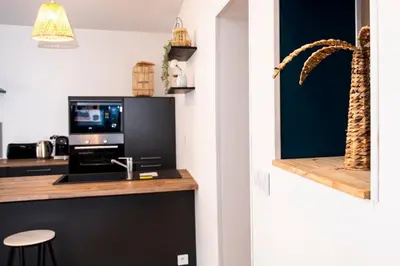 Cuisine ou kitchenette dans l'établissement Bel appartement entre Campus 1 et Vaugueux