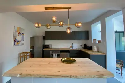 Cuisine ou kitchenette dans l'établissement La Casa Plume proche du centre et de la mer