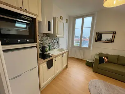 Cuisine ou kitchenette dans l'établissement Un cocon au Presbytère avec place de parking voiture gratuite