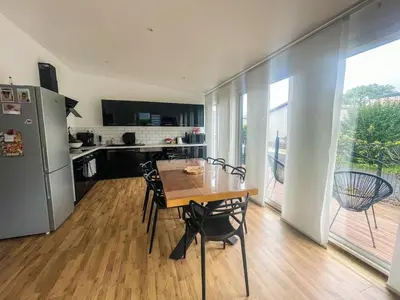 Cuisine ou kitchenette dans l'établissement Charmant cottage bord de mer camping 4 etoiles
