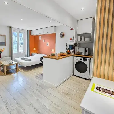 studio lumineux et moderne
