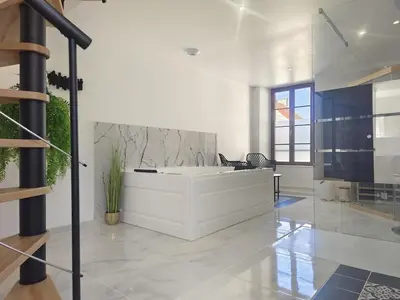 Plan de l'établissement Le Triplex Romantique Balneo duo et Sauna