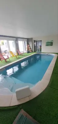 Piscine de l'établissement Maison 5 chambres ou située à proximité