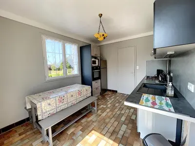 Cuisine ou kitchenette dans l'établissement Maison avec jardin près de la mer - FR-1-361-560