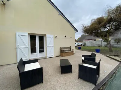 Coin salon dans l'établissement Holiday Home in Kairon near the Beach