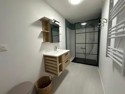 Salle de bains dans l'établissement Évasion à Hainneville
