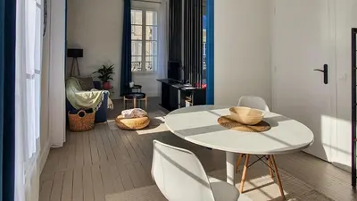 Coin salon dans l'établissement Charmant studio
