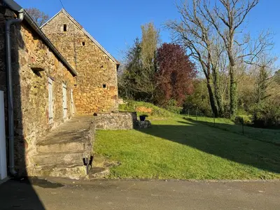 Jardin de l'établissement Chez Ferdi à la campagne