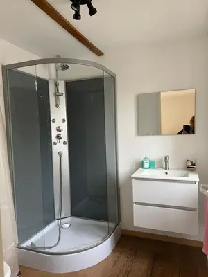 Salle de bains dans l'établissement Chez Casa Holiday Gite
