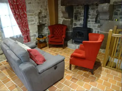Coin salon dans l'établissement Gite Saint Julien