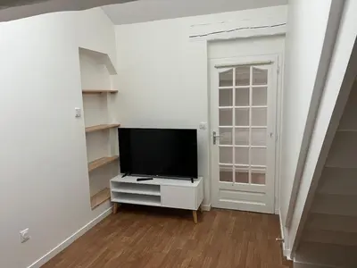 Télévision ou salle de divertissement dans l'établissement La Perle Cachée