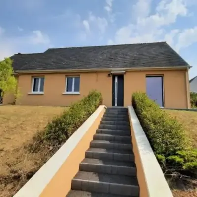 Pavillon individuel plain-pied avec terrasse et parking
