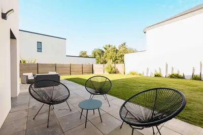 Jardin de l'établissement Maison récente, plages et commerces à pied