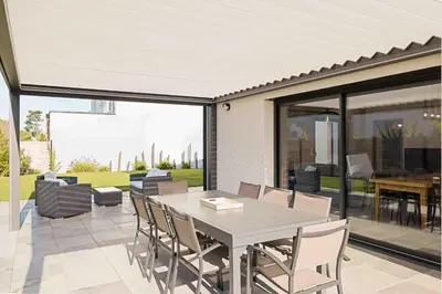 Coin salon dans l'établissement Maison récente, plages et commerces à pied