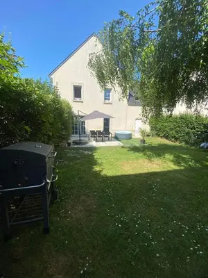 Jardin de l'établissement Maison de 100m2 avec jardin aux portes de Caen