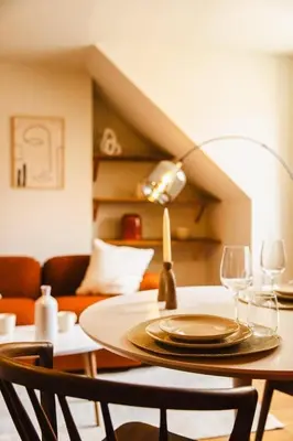 Coin salon dans l'établissement Logement Cozy décoré avec gout