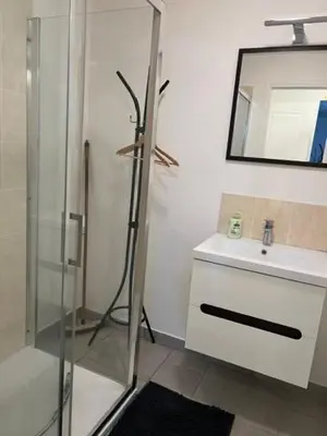 Salle de bains dans l'établissement Chez JP
