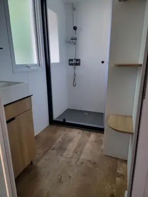 Salle de bains dans l'établissement Mobil Home Calina 4-6 personnes