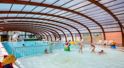 Piscine de l'établissement Mobil Home Calina 4-6 personnes ou située à proximité