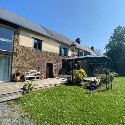 La Clef Decamp Chevaux d'Asie 22 pers jacuzzi billard baby foot