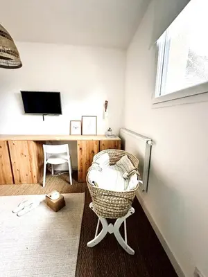 Télévision ou salle de divertissement dans l'établissement Charming beach house, Les Embruns