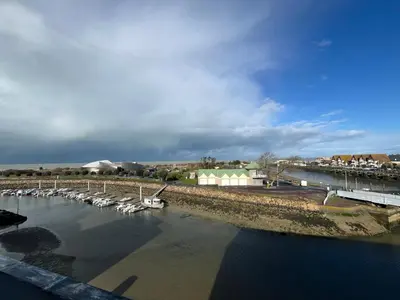 Vue sur la rivière ou le fleuve situé(e) à proximité de l'appartement