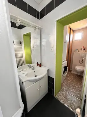 Salle de bains dans l'établissement Sur les toits de St Aubin - La Mer
