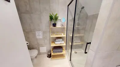 Salle de bains dans l'établissement Chez Hortense - 5 mins à pied du centre-ville - place de stationnement