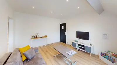 Télévision ou salle de divertissement dans l'établissement Chez Hortense - 5 mins à pied du centre-ville - place de stationnement