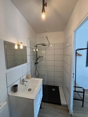 Salle de bains dans l'établissement La Hulotte 1 - Sur la route du Mont-St-Michel